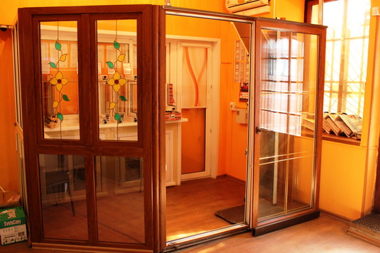 Панорамные пластиковые двери